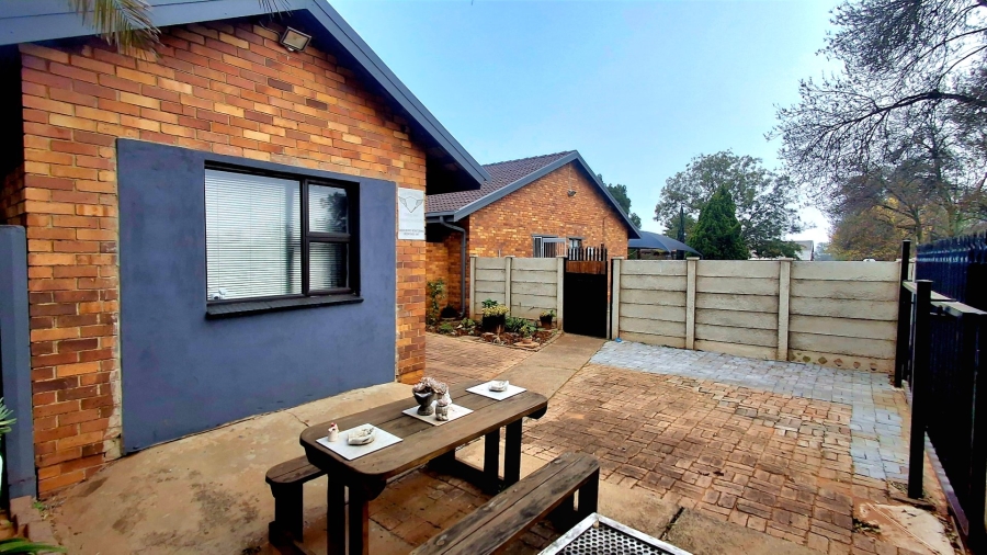 3 Bedroom Property for Sale in Roodia Free State